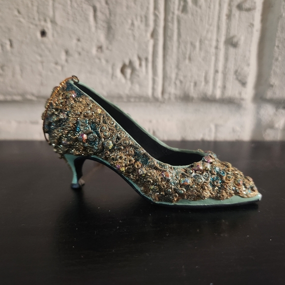 The Metropolitan Museum Of Art HIGH HEEL CHRISTMAS SHOE ORNAMENT Green Gold - Picture 2 of 4